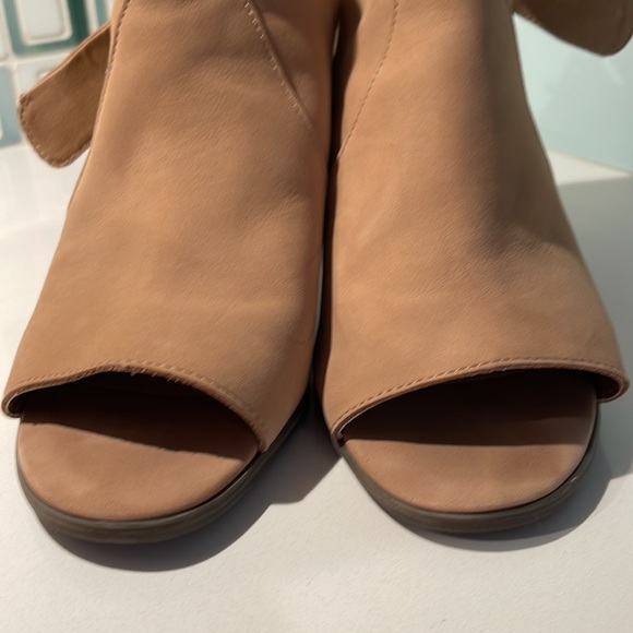 Vionic block heel dress sandal size 9 - Picture 6 of 6